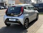 Toyota Aygo 1.0 X-Joy | Apple CarPlay/Android Auto, Lichtmetalen velgen, Parkeercamera, Stuurbediening, In hoogte verstelbare stoel