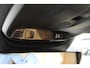 Volvo XC40 B4 211pk Automaat Inscription Panoramisch schuif-kanteldak / Adaptieve Cruise control / Trekhaak / 19" lichtmetalen velgen / Apple Carplay / Harman Kardon Audio