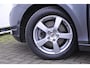 Volvo V40 1.6 T2 Kinetic Cruise control / Stoelverwarming / Voorruitverwarming / Navigatie / Bluetooth / Parkeersensoren achter /