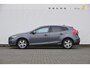 Volvo V40 1.6 T2 Kinetic Cruise control / Stoelverwarming / Voorruitverwarming / Navigatie / Bluetooth / Parkeersensoren achter /