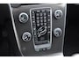 Volvo V40 1.6 T2 Kinetic Cruise control / Stoelverwarming / Voorruitverwarming / Navigatie / Bluetooth / Parkeersensoren achter /
