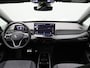 Volkswagen ID.3 Pure Oranje Edition 52 kWh | Navigatie | Draadloze Apple Carplay | Adaptieve cruise control | Lane assist | Stoelverwarming | Stuurwielverwarming | Climate control | Parkeersensoren |