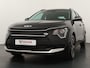 Kia Niro 1.6 GDi Hybrid DynamicLine - *DEMO* - Navigatie - Apple Carplay/Android Auto - Parkeersensoren voor en achter - Fabrieksgarantie tot 03-2032