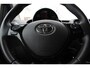 Toyota Aygo X X-JOY 5-DEURS APPLE/ANDROID CAMERA DAB 16"LM-VELGEN EL-RAMEN CLIMA PRIVACY-GLASS NL-AUTO