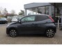 Toyota Aygo X X-JOY 5-DEURS APPLE/ANDROID CAMERA DAB 16"LM-VELGEN EL-RAMEN CLIMA PRIVACY-GLASS NL-AUTO