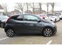 Toyota Aygo X X-JOY 5-DEURS APPLE/ANDROID CAMERA DAB 16"LM-VELGEN EL-RAMEN CLIMA PRIVACY-GLASS NL-AUTO