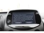 Toyota Aygo X X-JOY 5-DEURS APPLE/ANDROID CAMERA DAB 16"LM-VELGEN EL-RAMEN CLIMA PRIVACY-GLASS NL-AUTO