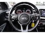 Kia Stonic 1.0 T-GDi DynamicLine | Achteruitrijcamera | Parkeersensoren Achter | Navigatie | 17" LM Velgen | Apple CarPlay | Android Auto