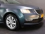 Skoda Octavia Combi 1.6 TDI Greentech Ambition Business (ADAPTIVE CRUISE CONTROL, APPLE CARPLAY / ANDROID AUTO, CLIMATE CONTROL)