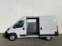 Peugeot Boxer 335 2.2 BlueHDi 165 L2H2 Asphalt | Navigatie | Achteruitrijcamera | Trekhaak | Dubbele schuifdeur | Climate Control | Weinig kilometers