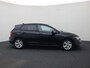 Volkswagen Golf 1.5TSI/130PK Life · Navigatie · Parkeersensoren + camera · Stoel-&stuurverwarming · Garantie tot december 2027 of 100000km.