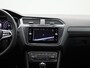 Volkswagen Tiguan 1.5 TSI R-Line Business | Achteruitrijcamera | Trekhaak | Adaptive cruise control | Stoelverwarming | Navigatie | 19 inch licht metalen velgen | Panorama schuif-/kanteldak |