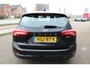 Ford Focus Wagon 1.0-125pk EcoBoost Mild-hybrid Titanium. Mooie, ruime, luxe en comfortabele Ford Focus wagon ! Volautm. airco dual, camera, stoel-, stuur- en voorraamverw., easy entry/easy go, cruise control, Isofix, side- en lane assist, parkeersensoren v+a, LM wielen etc.