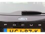 Ford Focus Wagon 1.0-125pk EcoBoost Mild-hybrid Titanium. Mooie, ruime, luxe en comfortabele Ford Focus wagon ! Volautm. airco dual, camera, stoel-, stuur- en voorraamverw., easy entry/easy go, cruise control, Isofix, side- en lane assist, parkeersensoren v+a, LM wielen etc.