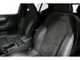 Volvo XC40 Recharge P8 AWD R-Design / Orig. Nederlands / Stoelverwarming / Apple Carplay - Andriod Auto / Stuurwiel verwarming / Ambienteverlichting / Leder/alcantara bekleding / High Performance Sound / Adaptive Cruise Control / Full LED / 19'' LMV / Grootlicht Assistent / Dodehoekdetectie / Trekhaak (zwenkbaar)