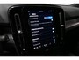 Volvo XC40 Recharge P8 AWD R-Design / Orig. Nederlands / Stoelverwarming / Apple Carplay - Andriod Auto / Stuurwiel verwarming / Ambienteverlichting / Leder/alcantara bekleding / High Performance Sound / Adaptive Cruise Control / Full LED / 19'' LMV / Grootlicht Assistent / Dodehoekdetectie / Trekhaak (zwenkbaar)