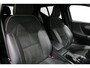 Volvo XC40 Recharge P8 AWD R-Design / Orig. Nederlands / Stoelverwarming / Apple Carplay - Andriod Auto / Stuurwiel verwarming / Ambienteverlichting / Leder/alcantara bekleding / High Performance Sound / Adaptive Cruise Control / Full LED / 19'' LMV / Grootlicht Assistent / Dodehoekdetectie / Trekhaak (zwenkbaar)
