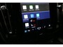Volvo XC40 Recharge P8 AWD R-Design / Orig. Nederlands / Stoelverwarming / Apple Carplay - Andriod Auto / Stuurwiel verwarming / Ambienteverlichting / Leder/alcantara bekleding / High Performance Sound / Adaptive Cruise Control / Full LED / 19'' LMV / Grootlicht Assistent / Dodehoekdetectie / Trekhaak (zwenkbaar)