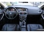Volvo V40 1.6 T3 Momentum - Leer - Navi - Trekhaak - Xenon - Keyless start - 1e Eigenaar - High Performance Sound