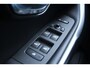 Volvo V40 1.6 T3 Momentum - Leer - Navi - Trekhaak - Xenon - Keyless start - 1e Eigenaar - High Performance Sound