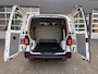 Volkswagen Transporter 2.0 TDI L1H1 DC 4Motion 150pk Airco DSG 4x4 Airco Cruise controle Telefoonverbinding Navigatie Apple carplay Trekhaak 2500kg Euro 6 Bpm vrij voor particulier gebruik!!