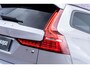 Volvo V60 T6 Plug-in hybrid AWD Essential | Google | Long Range | Adaptieve Cruise | Lederen bekleding | Stoel-/Stuurwiel-/Achterbankverwarming | Camera | Park Assist | Getint Glas | 18" LM