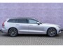 Volvo V60 T6 Plug-in hybrid AWD Essential | Google | Long Range | Adaptieve Cruise | Lederen bekleding | Stoel-/Stuurwiel-/Achterbankverwarming | Camera | Park Assist | Getint Glas | 18" LM