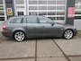 BMW 5-Serie Touring 523i Executive / 18"Velgen / Navi / PDC
