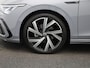 Volkswagen Golf 1.5 eTSI R-Line | Automaat | Digital Cockpit | Stoel en Stuurwielverwarming | Parkeercamera | Park Assist | Navigatie | Parkeersensoren