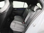 Volkswagen Golf 1.5 eTSI R-Line | Automaat | Digital Cockpit | Stoel en Stuurwielverwarming | Parkeercamera | Park Assist | Navigatie | Parkeersensoren