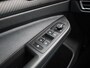 Volkswagen Golf 1.5 eTSI R-Line | Automaat | Digital Cockpit | Stoel en Stuurwielverwarming | Parkeercamera | Park Assist | Navigatie | Parkeersensoren