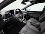 Volkswagen Golf 1.5 eTSI R-Line | Automaat | Digital Cockpit | Stoel en Stuurwielverwarming | Parkeercamera | Park Assist | Navigatie | Parkeersensoren