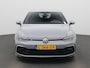 Volkswagen Golf 1.5 eTSI R-Line | Automaat | Digital Cockpit | Stoel en Stuurwielverwarming | Parkeercamera | Park Assist | Navigatie | Parkeersensoren