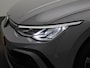 Volkswagen Golf 1.5 eTSI R-Line | Automaat | Digital Cockpit | Stoel en Stuurwielverwarming | Parkeercamera | Park Assist | Navigatie | Parkeersensoren
