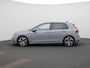 Volkswagen Golf 1.5 eTSI R-Line | Automaat | Digital Cockpit | Stoel en Stuurwielverwarming | Parkeercamera | Park Assist | Navigatie | Parkeersensoren