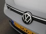 Volkswagen Golf 1.5 eTSI R-Line | Automaat | Digital Cockpit | Stoel en Stuurwielverwarming | Parkeercamera | Park Assist | Navigatie | Parkeersensoren