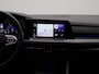 Volkswagen Golf 1.5 eTSI R-Line | Automaat | Digital Cockpit | Stoel en Stuurwielverwarming | Parkeercamera | Park Assist | Navigatie | Parkeersensoren