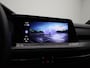 Volkswagen Golf 1.5 eTSI R-Line | Automaat | Digital Cockpit | Stoel en Stuurwielverwarming | Parkeercamera | Park Assist | Navigatie | Parkeersensoren