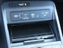Hyundai Kona Electric Premium 65.4 kWh / Lederen Bekleding / Bose / Stoelverwarming & Ventilatie / Navigatie + Apple Carplay/Android Auto / 360* Camera /