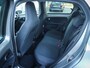 Volkswagen Up! 1.0 high up! BlueMotion | Airco | Navi | Cruise | Lichtmetaal | Pdc | Privacy glass | achter deur heeft ligt kleurverschil
