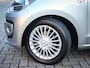 Volkswagen Up! 1.0 high up! BlueMotion | Airco | Navi | Cruise | Lichtmetaal | Pdc | Privacy glass | achter deur heeft ligt kleurverschil