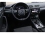 Skoda Superb Combi 1.4 TSI iV Style 218PK / 160kW DSG, Achteruitrijcamera (rear view), panoramadak, LED Matrix verlichting, elektrisch verstel-, verwarm- en inklapbare buitenspiegels (spiegel pakket), keyless start & entry, adaptieve cruise control (acc), dodehoek sensor (side assist), park assist, elektrische achterklep met voetbediening, voor- en achterstoelen verwarmbaar, zonwering in de achterportieren, 17" LMV, 3-zone climatronic, verwarmbaar stuurwiel, navigatie (Amundsen), digital cockpit pro, Apple Carplay / Android Auto, 230 volt aansluiting, draadloos telefoon laden, privacy glas sunset