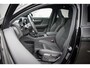 Volvo EC40 Single Motor 69kWh Plus | Adaptieve Cruise Control | Panoramadak | Parkeercamera | Stoel + stuurverwarming | Trekhaak | Extra getint glas