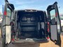 Volkswagen Transporter Bedrijfswagens Bulli L1 2.0 TDI 110 kW 150 pk 8 versn. Auto | BPM vrij | Exterieurpakket met bumpers, grille, spiegels en handgrepen in carrosseriekleur | Achterdeuren zonder ruit | Diefstalalarmsysteem met interieurbeveiliging, noodsirene en wegsleepbeveiliging |