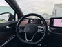 Volkswagen ID.4 Pro 77 kWh | Voorklimatisering | Stoelverwarming | Stuurwielverwarming | Camera voor/achter | LED | Adaptive Cruise Control | Apple Carplay/Android Auto | Rijstrooksensor | Trekhaak |