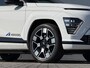Hyundai Kona Electric Comfort Smart 65.4 kWh / 514 KM WLTP / Dodehoekdetectie / Stoel & Stuurverwarming / Elek. Achterklep / All Seasonbanden / 19 Inch /