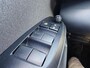Toyota Yaris 1.5 HYBRID DYNAMIC APPLE/ANDROID KEYLESS 16"LM-VELGEN LED-PAKKET NL-AUTO