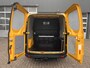 Ford Transit Custom 340 2.0 TDCI L2H1 DC Airco Cruise control Trekhaak 2800kg trekgewicht 5-Persoons Stoelverwarming Bluetooth Parkeersensoren voor en achter Schuifdeur rechts 1e eigenaar Euro 6