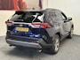 Toyota RAV4 2.0 VVT-iE Dynamic NAVIGATIE CRUISE CONTROL CLIMATE CONTROL BLUETOOTH TELEFOON APPLE CARPLAY/ANDROID RIJSTROOKSENSOREN DODEHOEKSENSOREN ACHTERUITRIJCAMERA ZEER MOOI !! 3010