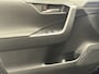 Toyota RAV4 2.0 VVT-iE Dynamic NAVIGATIE CRUISE CONTROL CLIMATE CONTROL BLUETOOTH TELEFOON APPLE CARPLAY/ANDROID RIJSTROOKSENSOREN DODEHOEKSENSOREN ACHTERUITRIJCAMERA ZEER MOOI !! 3010